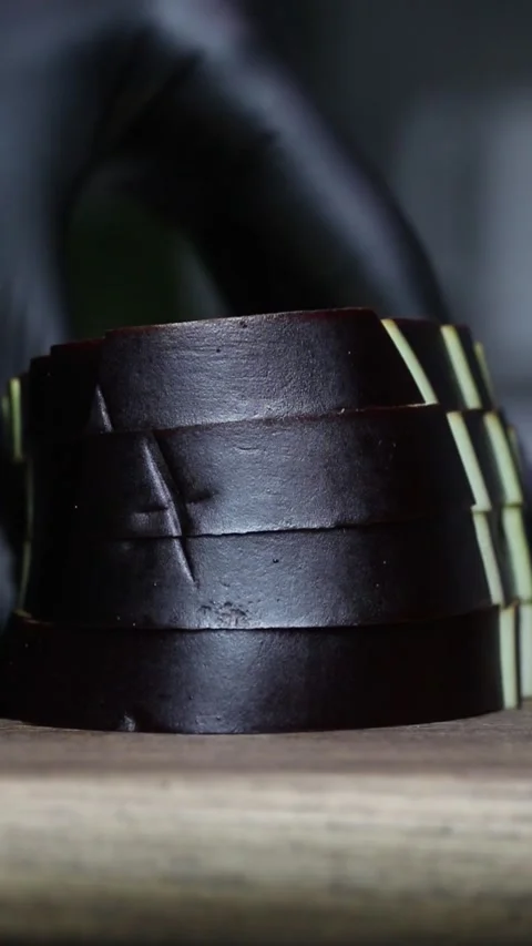 Slicing eggplant Stock Footage 272794028