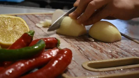Slicing onions Video stock 144938143