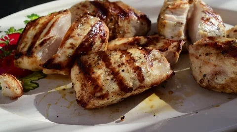 Slicing Open A Nice Piece Of BBQ Chicken 스톡 동영상 49580361