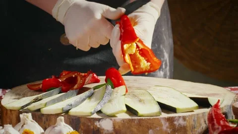 Slicing red bell pepper Video stock 138127297