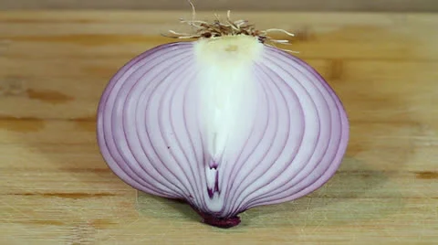 Slicing a Red Onion 動画素材 24708773