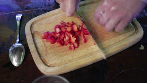 Slicing ripe strawberries 動画素材 97004341