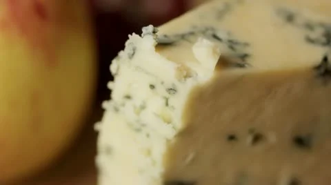 Slicing Stilton Cheese 스톡 동영상 12726931