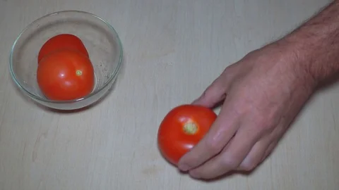 Slicing tomato and lettuce Stock Footage 81365772