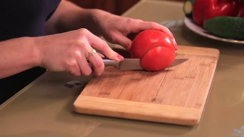 Slicing a tomato Stock Footage 100989194