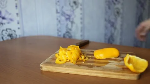 Slicing vegetables. Video stock 20545539