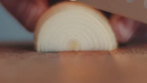 Slicing a white onion 動画素材 285155850