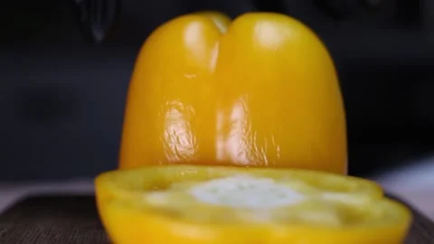 Slicing yellow pepper Video stock 272794073