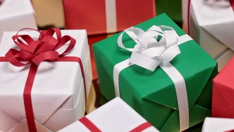 Slide over lots of presents Stock-Footage 80908897
