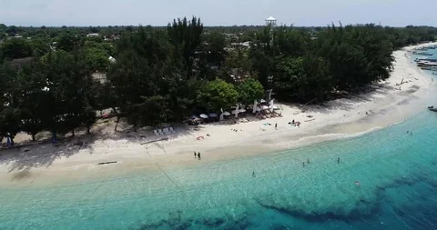 SLIDE RIGHT BEACH 스톡 동영상 105075232