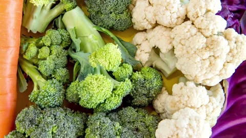 Slide show of Vegetable background, carrots, broccoli, cauliflower and cabbage Stockbeeldmateriaal 165847643