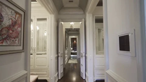 Slider shot looking down a hallway 库存影片 80326699