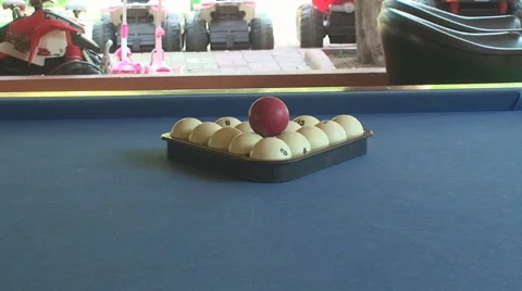 Slider shot of pool balls racked with cue ball ready Vídeos de archivo 65874071
