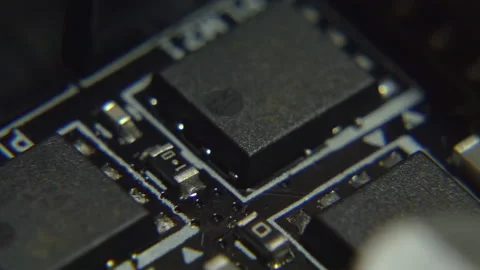 Slideshow videos of semiconductor PCB Close-up Pan LtoR Stockbeeldmateriaal 166171342