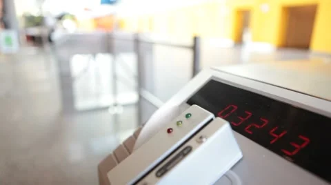 Sliding card through the reader. Video stock 8653683