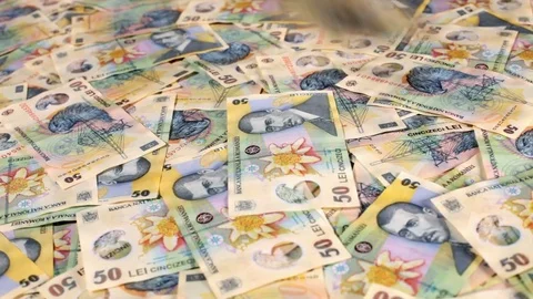 Sliding over romanian currency layer Video stock 70303555