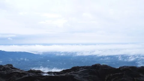 Sliding view from a mountain top in a rain forest, India Stockbeeldmateriaal 118435699