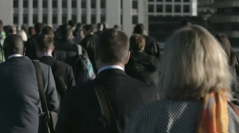 Slo-mo large crowd of unidentifiable pedestrians in London 4K  - 08 스톡 동영상 55626881