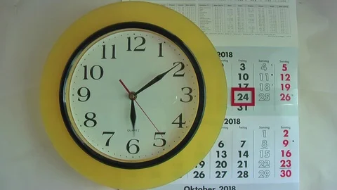 Сlock, pendulum and calendar Vídeo Stock 94039797