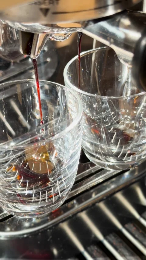 SloMo close-up of making Espresso 库存影片 300297329
