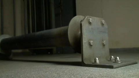 Slomo hooks floor Video stock 806382