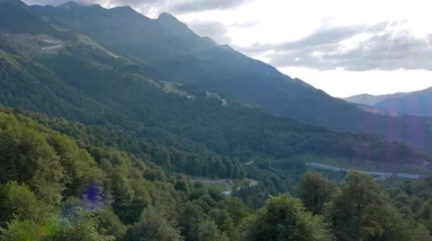 The slopes of the mountains in the forest. Rose Farm, Sochi, Russia. 1280x720 Vídeo Stock 52946338