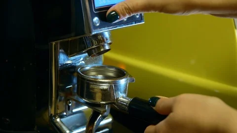 Сlose up coffee machine holder fill up flickered coffee machine 스톡 동영상 108555833