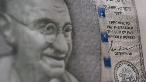 Сlose-up of Indian 500 rupee banknote with changing selective focus Stock Footage 302582191