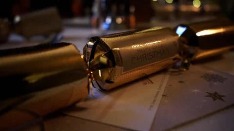 Slow close up of Christmas cracker with message on the front Stock Footage 106810622