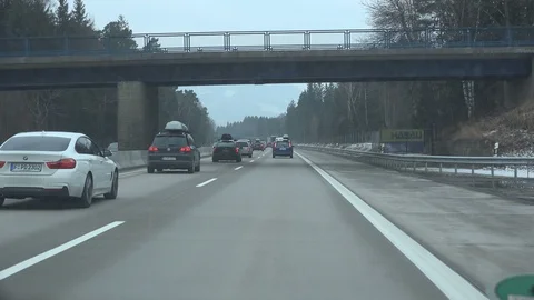 Slow driving on Autobahn Vídeo Stock 87708296