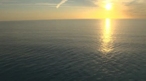 Slow Flight into Sunset Video stock 10714802