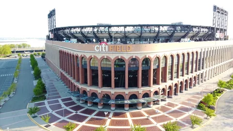 Slow fly to Citifield exterior Видео 131558757
