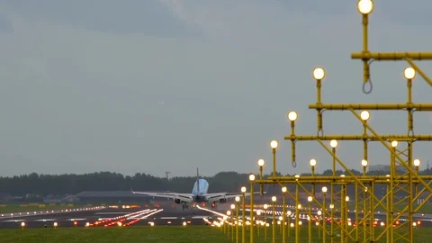 Slow landing in the evening Stock Footage 111914157
