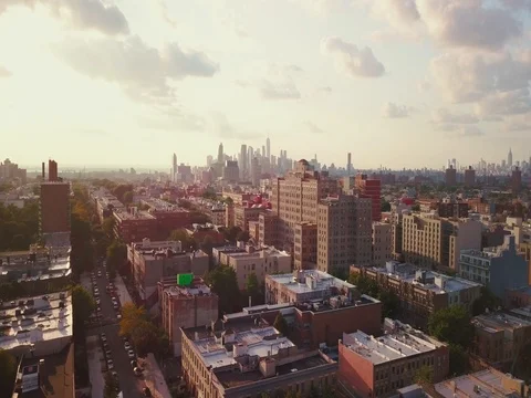 Slow left to right pan of nyc skyline- Stock Footage 79562905