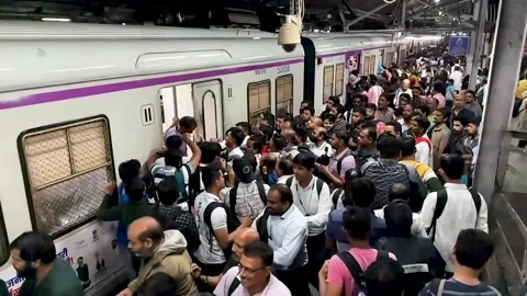 Slow mo Crowd on Railway Platform. 4K Stock Footage 248613973