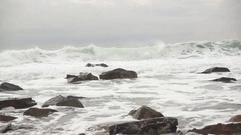 Slow mo a huge wave in the stormy ocean Video stock 83211668