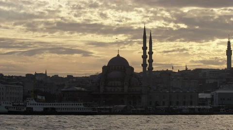 Slow motion 4k shot of New Mosque in Eminonu. Stock Footage 46094664