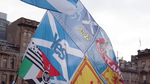A slow-motion and close-up of a patchwork of different flags Video stock 122178522