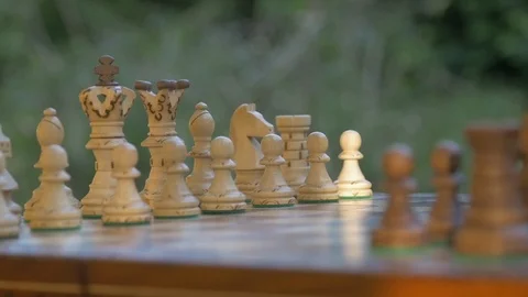 Slow motion Angry hitting the chessboard. Chess pieces are flying in the air Stock-Footage 118747719