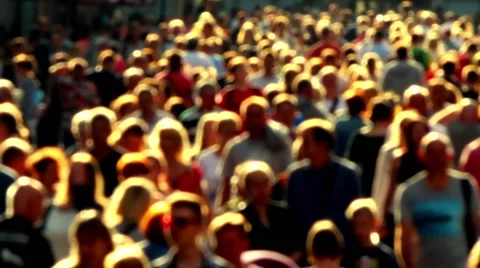 Slow motion anonymous street crowd backlight shot 動画素材 65138422