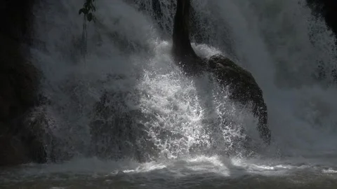 Slow motion of Beautiful Clear Waterfall Cascade In Tropical Rainforest 스톡 동영상 255030333