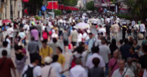 Slow motion blurred view of crowded pedestrian alley at Shanghai 库存影片 327647779