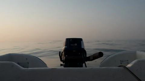 Slow motion boat in sunset Video stock 174776232