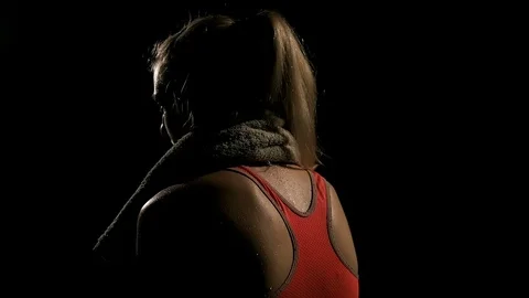 Slow motion of boxer resting. Video stock 92185751