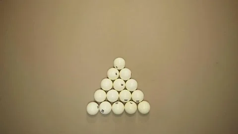 Slow motion. Breaking the billiard pyramid. Opening break shot 库存影片 142682855