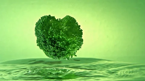 Slow motion broccoli Vídeos de archivo 37225783