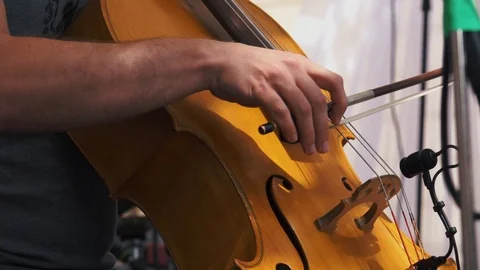 Slow motion. Cellist playing at a jazz concert 库存影片 112431879