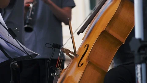Slow motion. Cellist playing at a jazz concert 库存影片 112432411