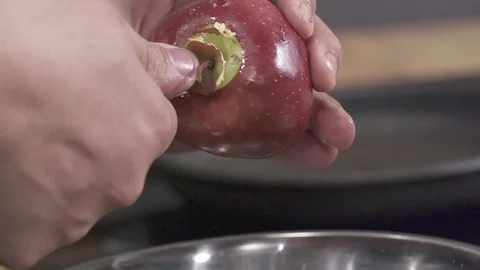 Slow motion Chef Peeling an Apple Stockbeeldmateriaal 85846970