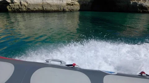 Slow motion close up bow wave from dinghy Video stock 168563053